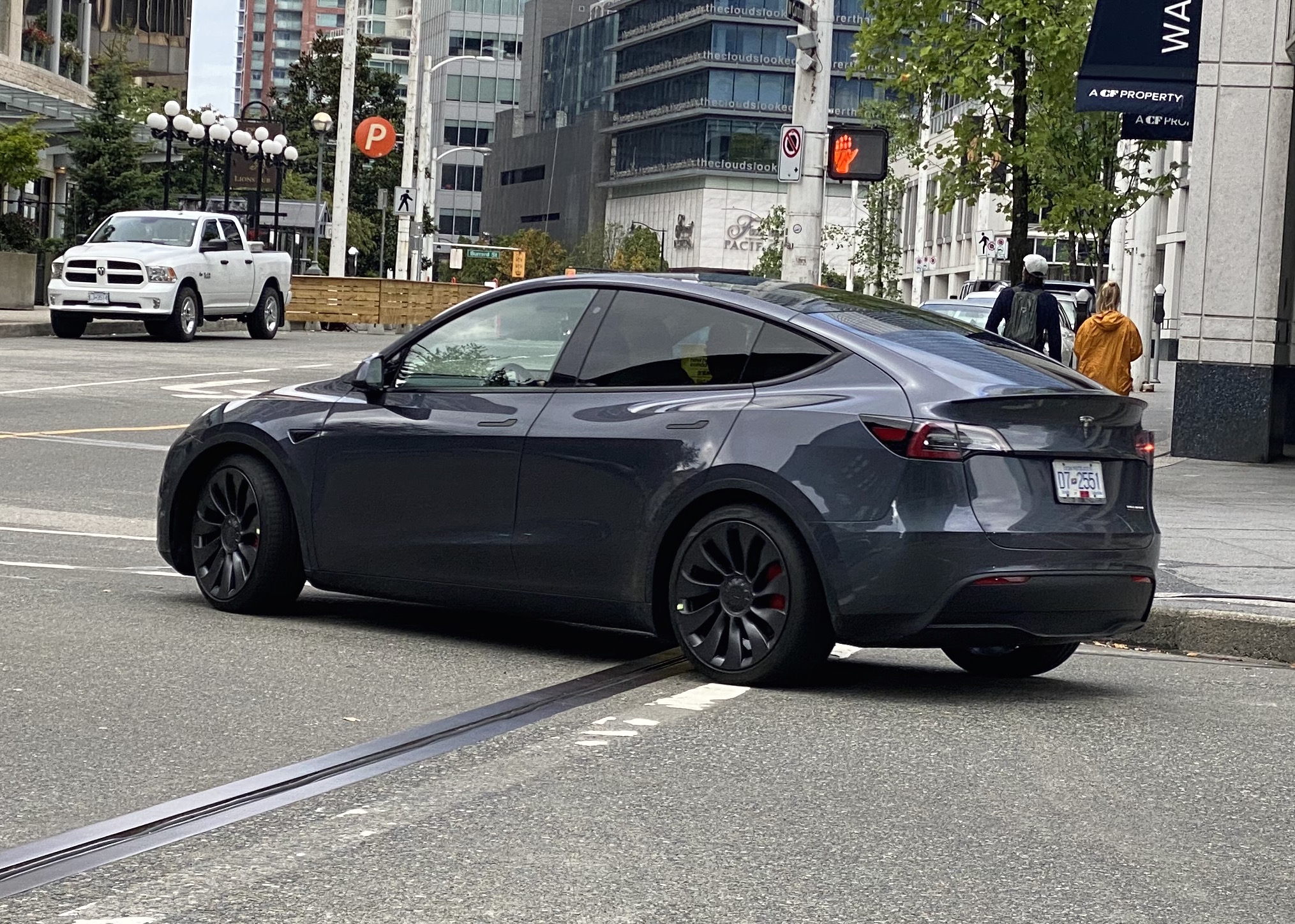 D7-2551, Tesla Model Y 1st gen (5YJY), 2020–2025