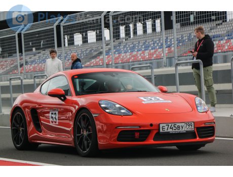 е745ву799, Porsche Cayman