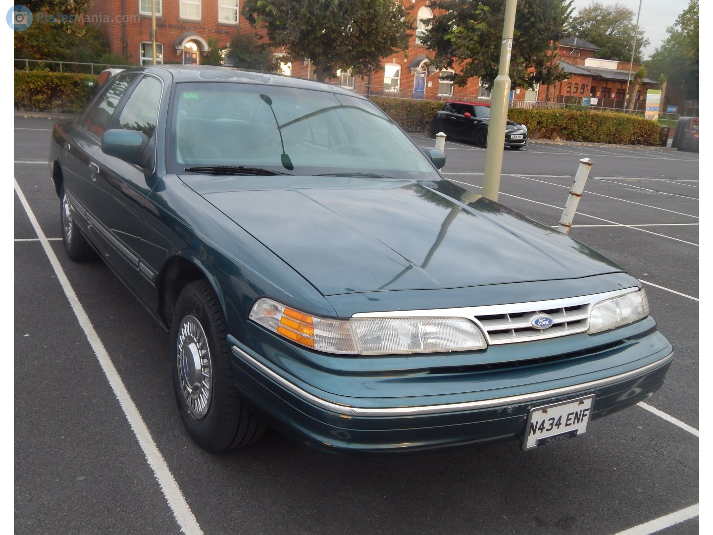 N434ENF, Ford Crown Victoria 1st gen (EN53), facelift, 1994–1997