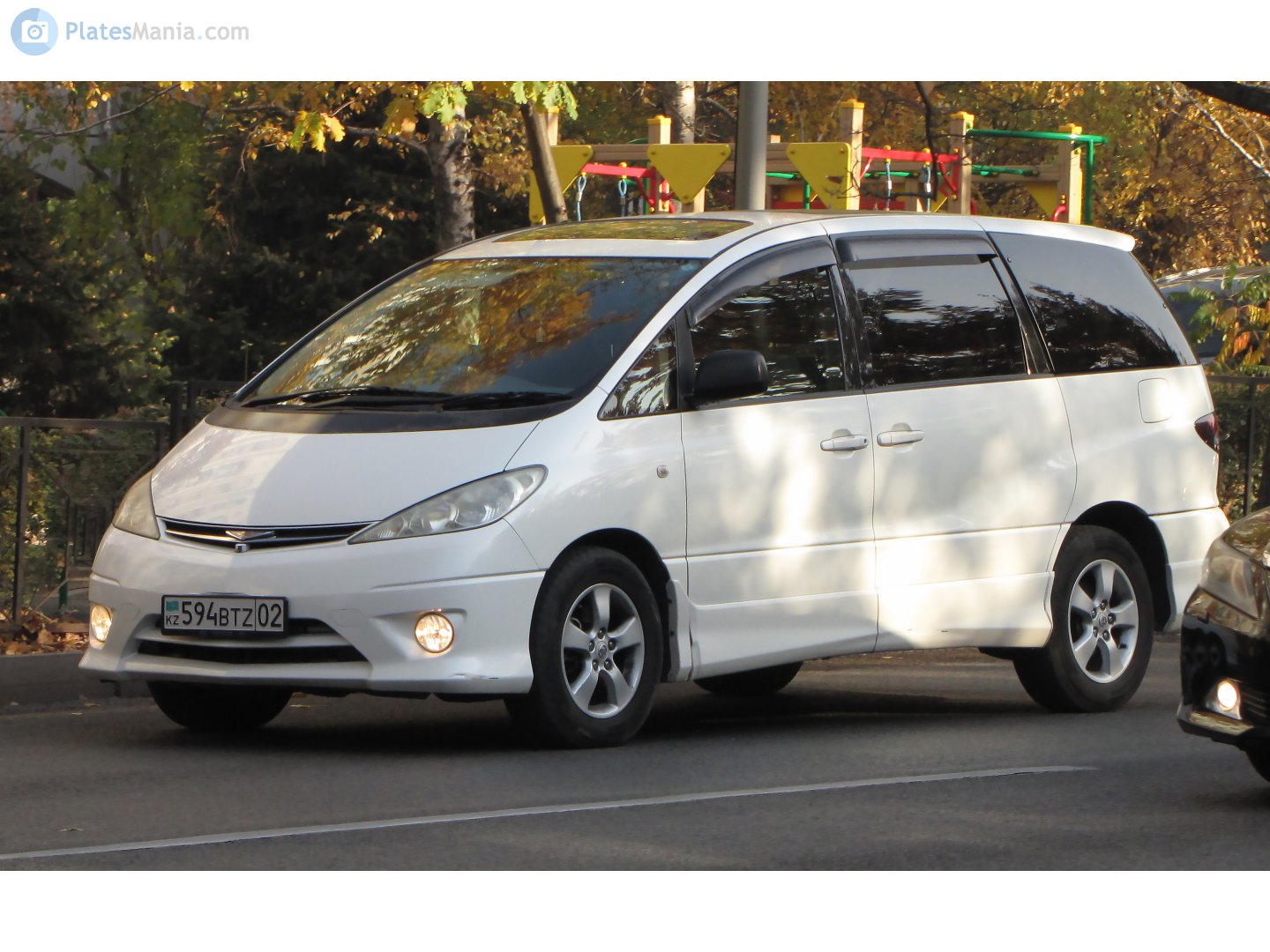 594 BTZ 02, Toyota Estima 