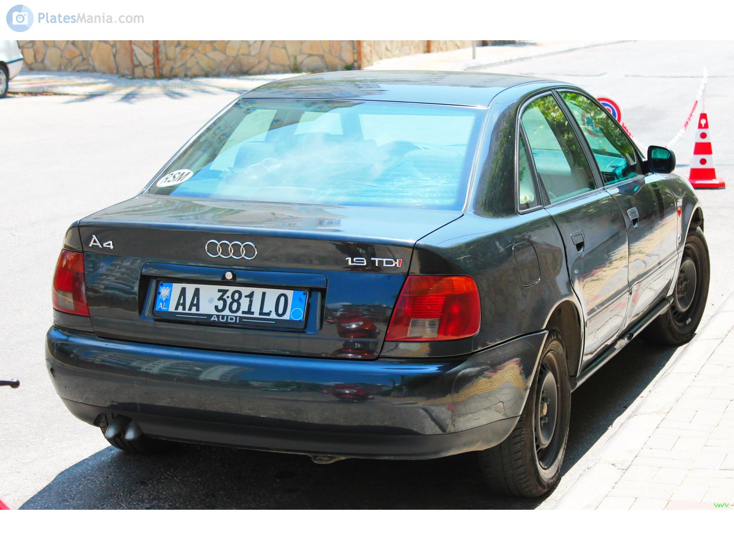 AA 381 LO, Audi A4 1st gen Sedan (B5/8D2), 1994–2000