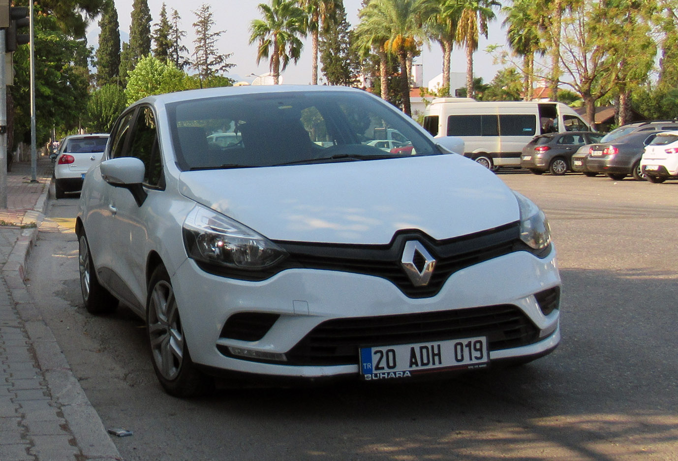20 ADH 019, Renault Clio 4th gen Hatch (B98), 2012–2020