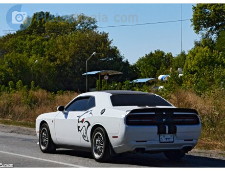 21 M 777 M, Dodge Challenger
