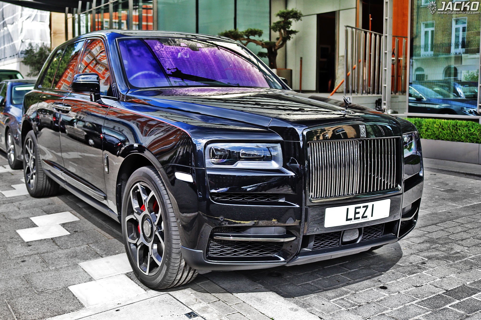 LEZ1, Rolls-Royce Cullinan 1st gen (RR31), 2018–2024