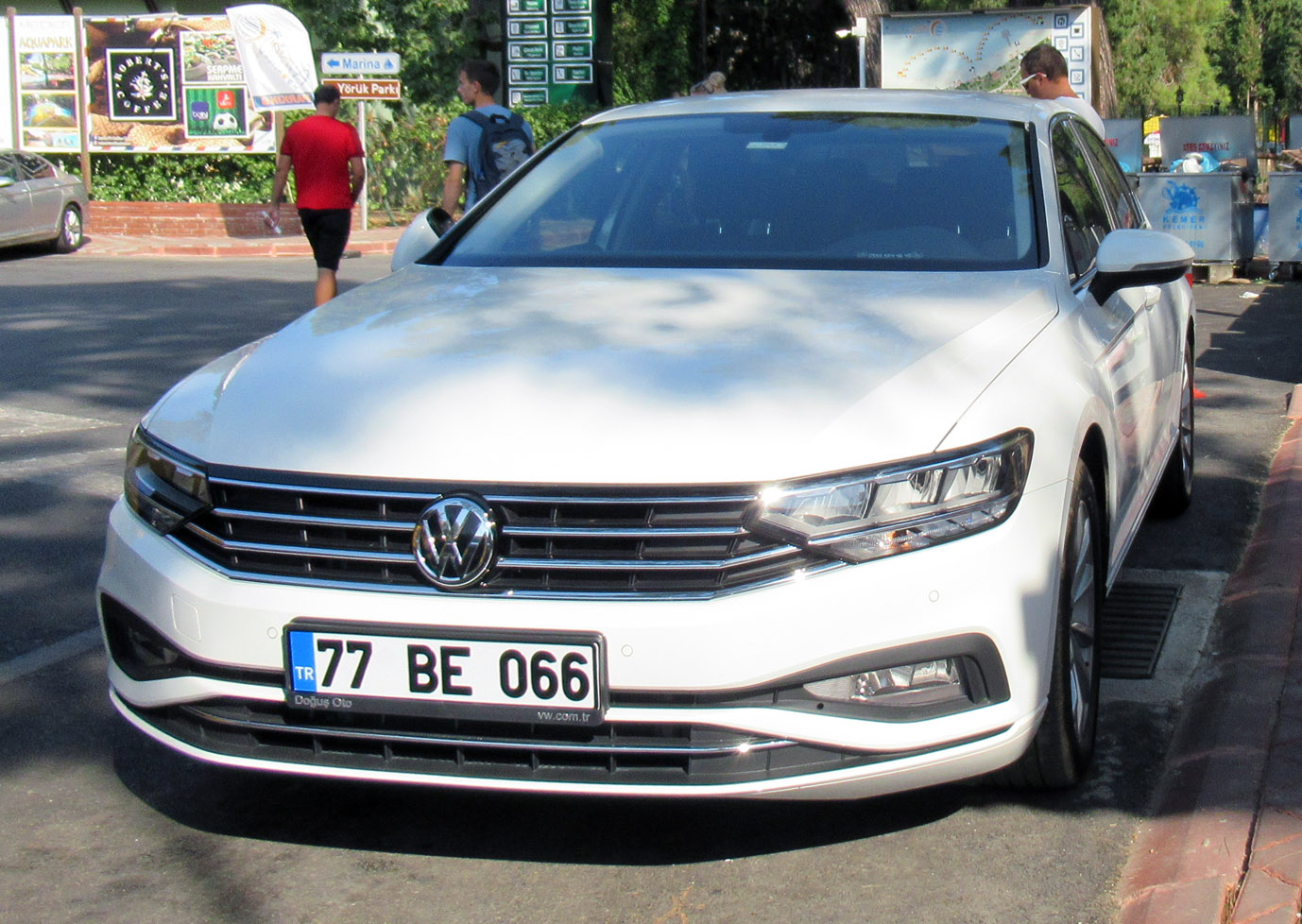 77 BE 066, Volkswagen Passat 