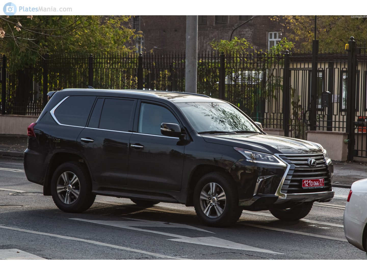 121 D 066 77, Lexus LX 