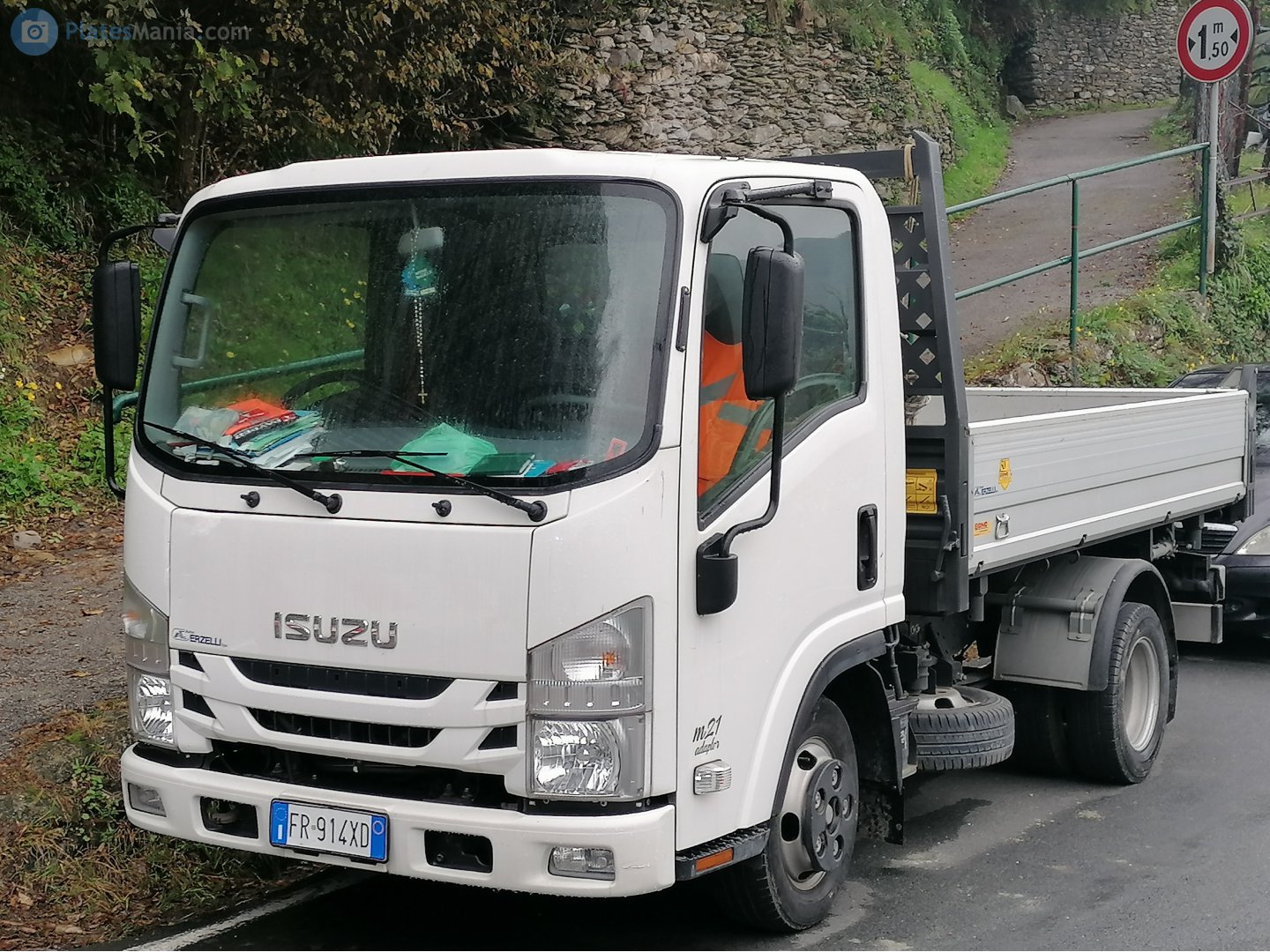 FR 914 XD, Isuzu L-Series 