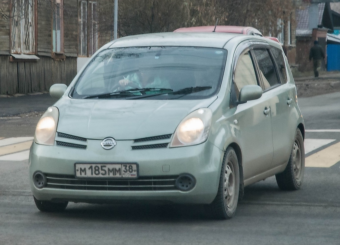 м 185 мм 38, Nissan Note 1st gen (E11), 2005–2013