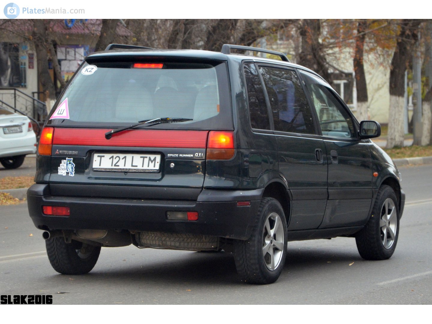 T 121 LTM, Mitsubishi Space Runner 1st gen (N10/N20) 1991–1997