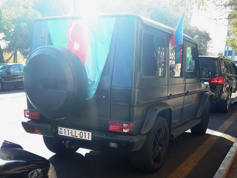 11 LL 011, Mercedes-Benz G-Klasse 1st gen 5-door SUV (W463), 1990–2018