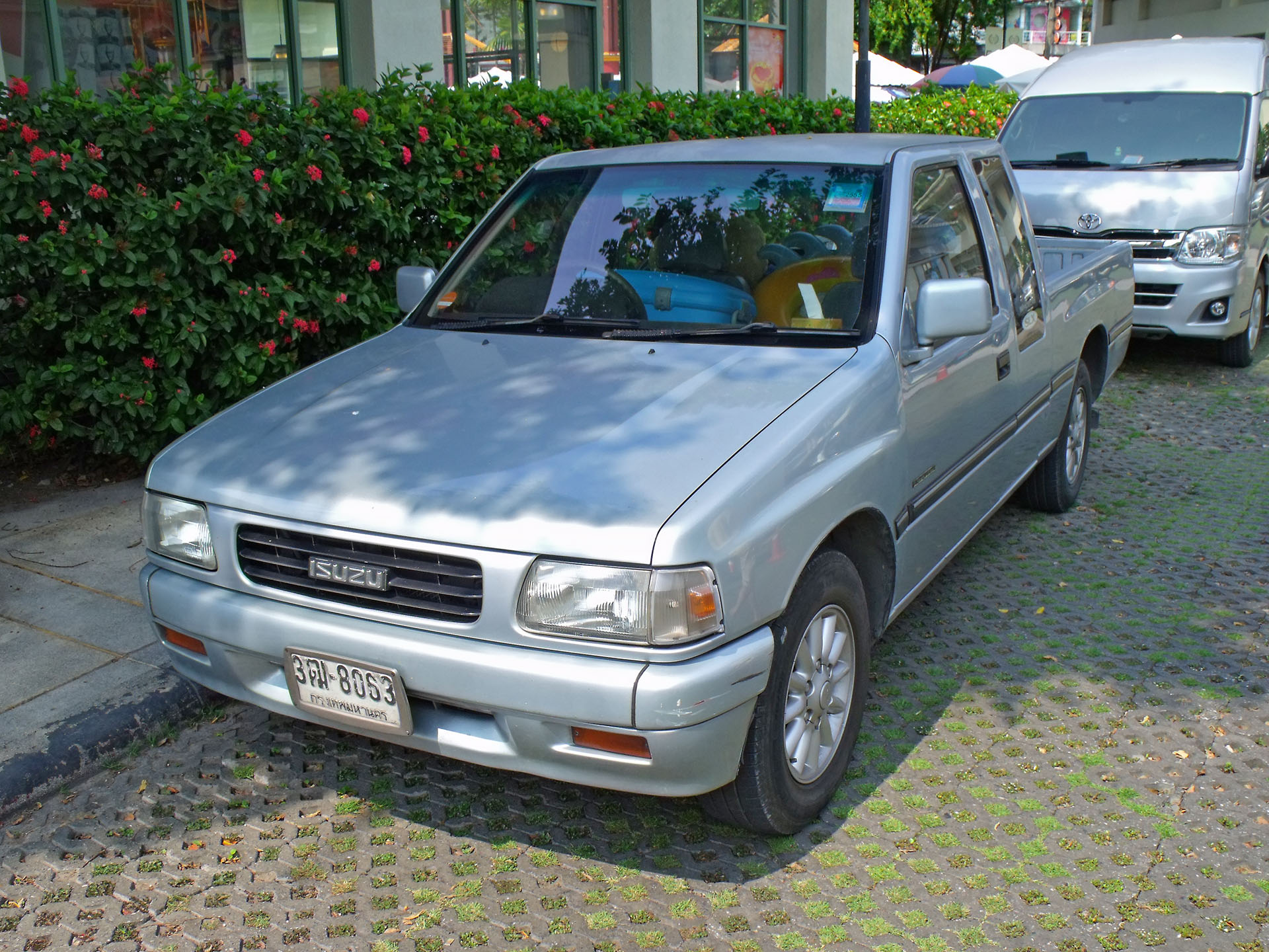 3ฒ-8063, Isuzu Dragon Power 