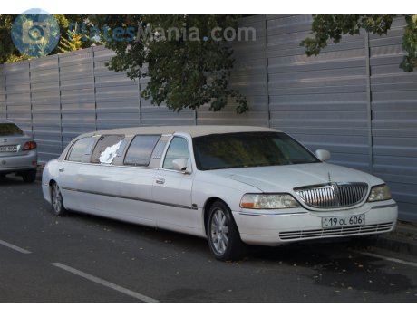 19 OL 606, Lincoln Town Car