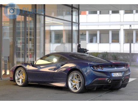 HU L 888, Ferrari F8