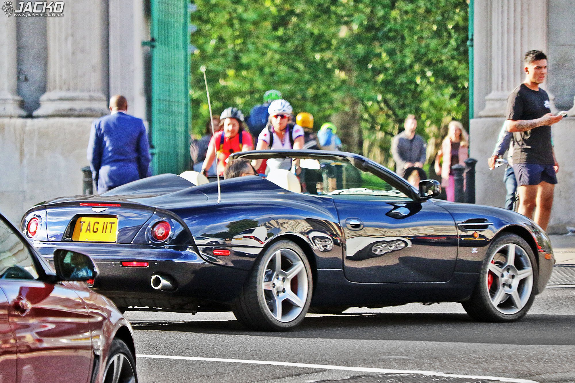 TAG11T, Aston Martin DB AR1 