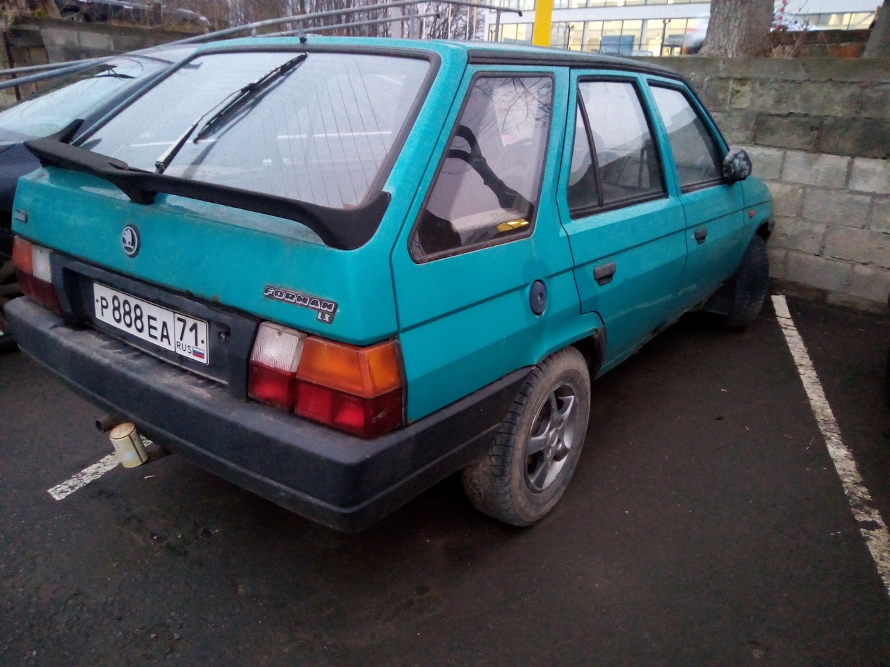 р 888 еа 71, Skoda Forman 1st gen Combi (785), 1990–1995