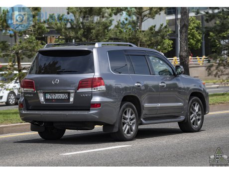 707 UOU 02, Lexus LX