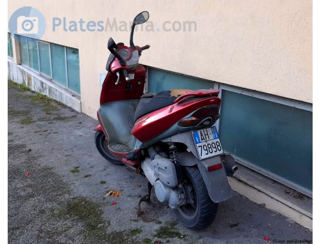 AH 79898, Aprilia Leonardo