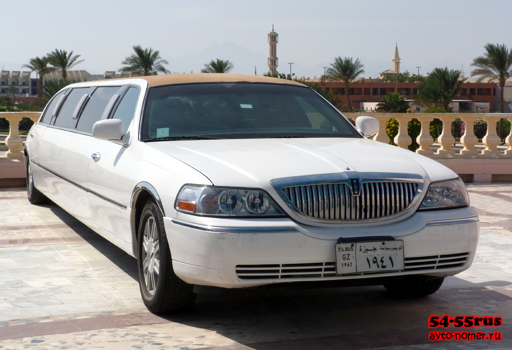 ١٩٤١, Lincoln Town Car 3rd gen (FN145), facelift, 2003–2011