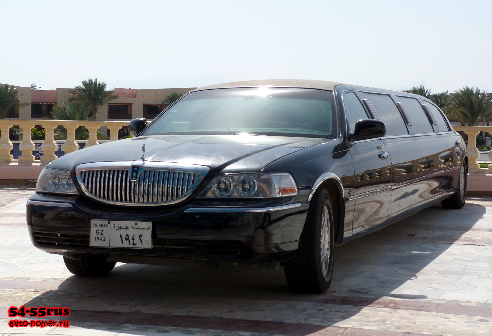 ١٩٤٢, Lincoln Town Car 3rd gen (FN145), facelift, 2003–2011