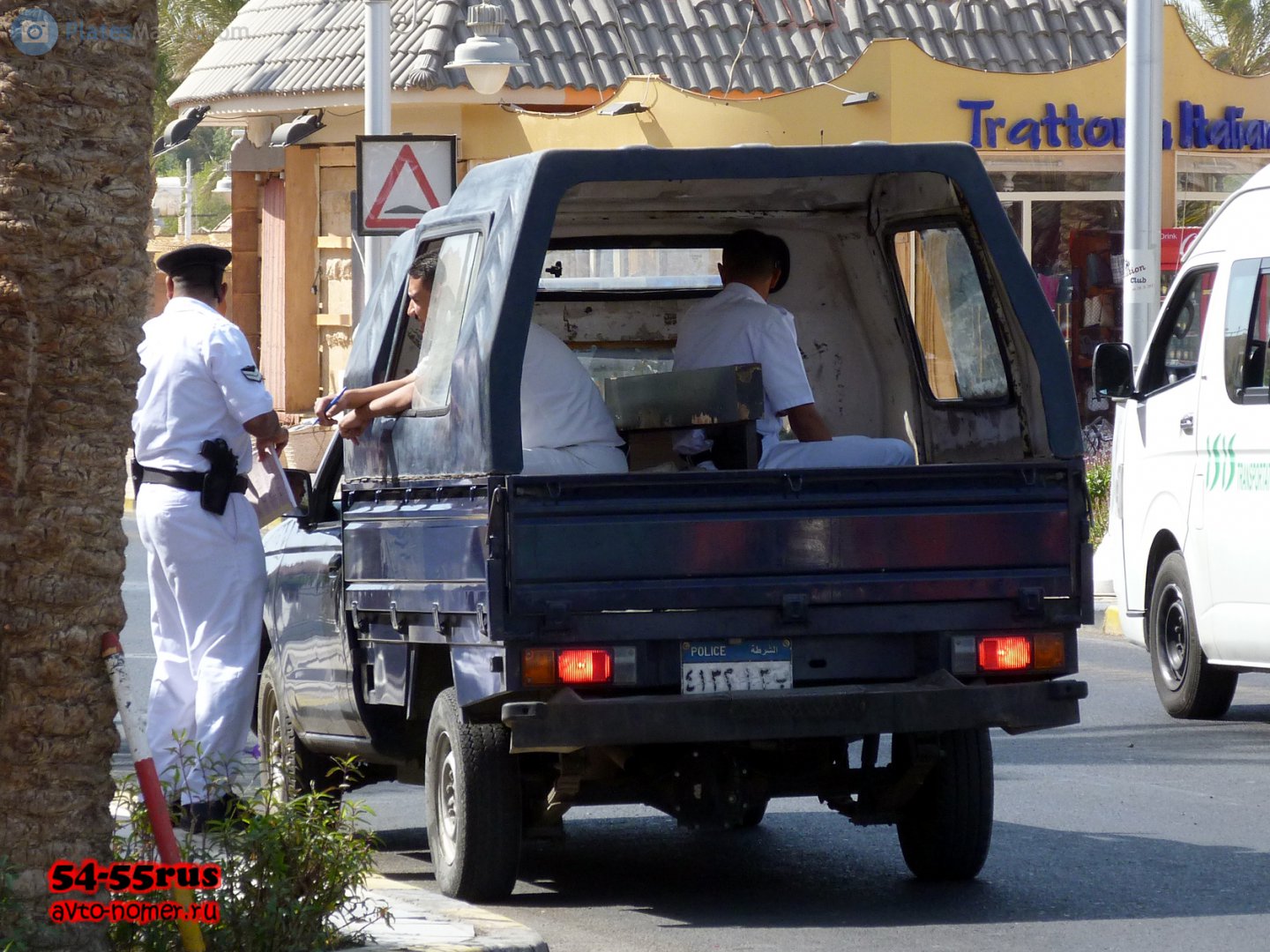 ٤١٣٢ ١٣ب, Mitsubishi L200 2nd gen (K00/K10/K20/K30), 1986–1996 (–2007 for BR-market)