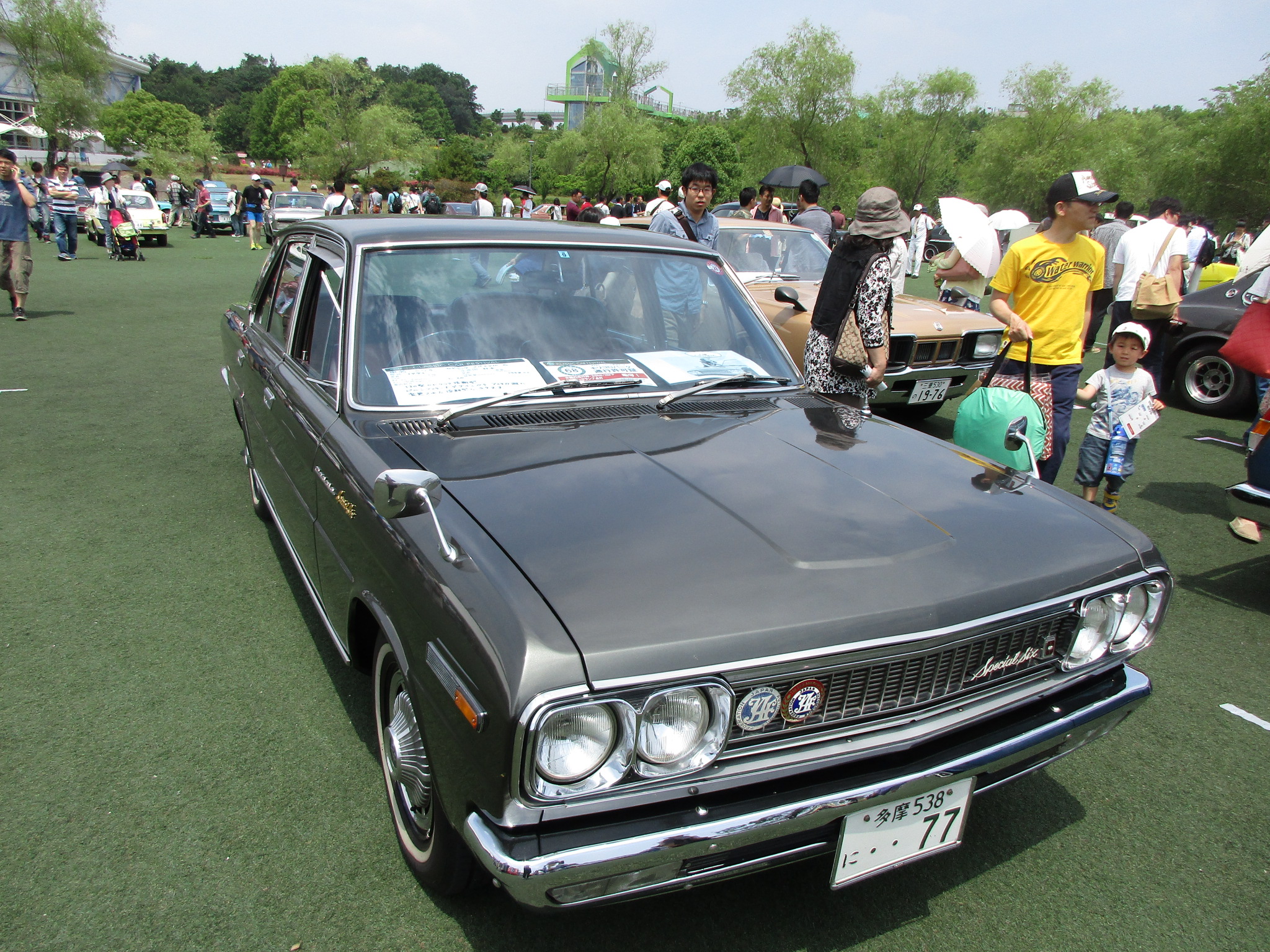 多摩 538 に 77, Nissan Cedric 2nd gen Sedan (130), facelift, 1968–1971