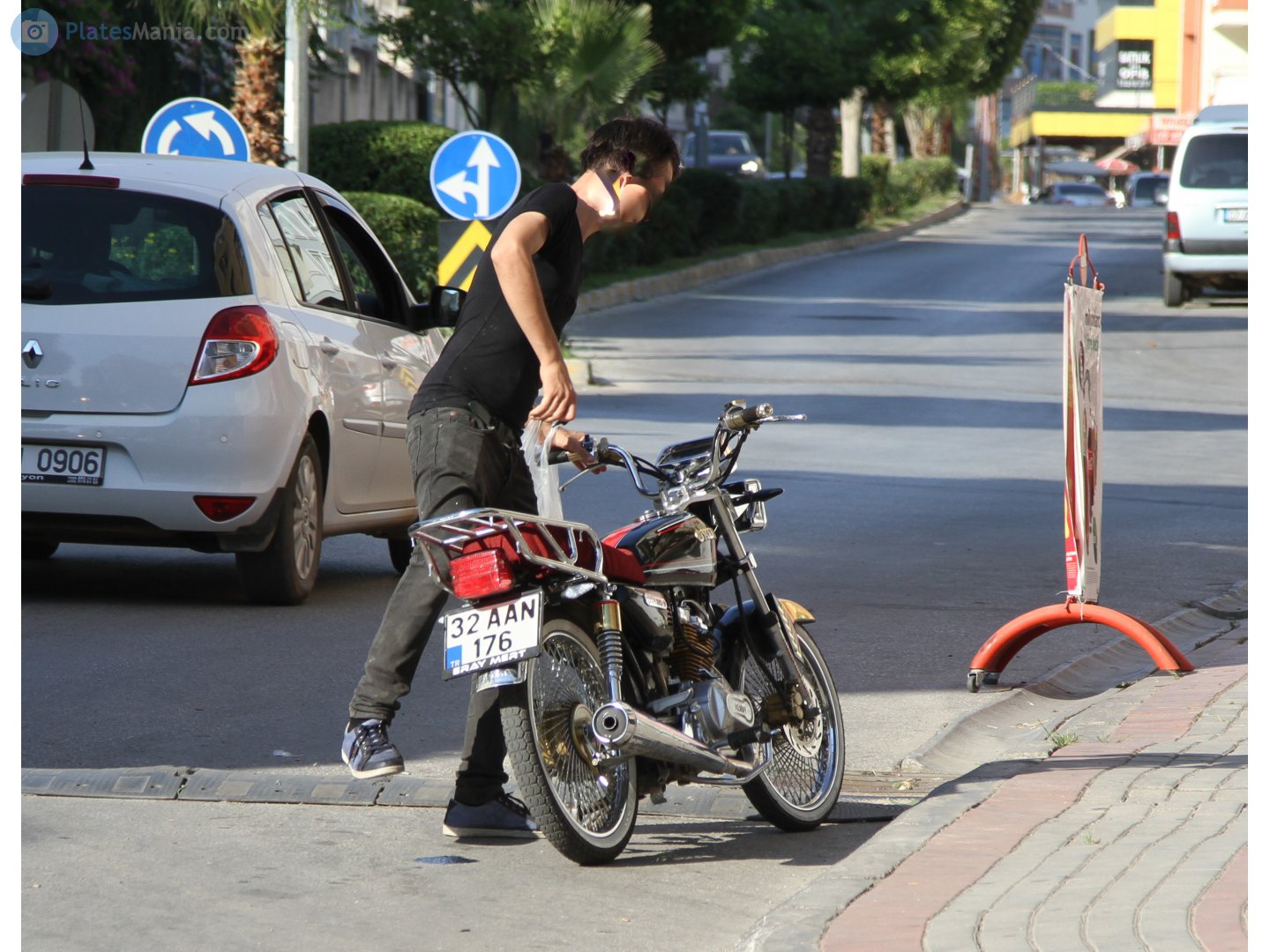 32 AAN 176, Kuba Motor CG / KM 