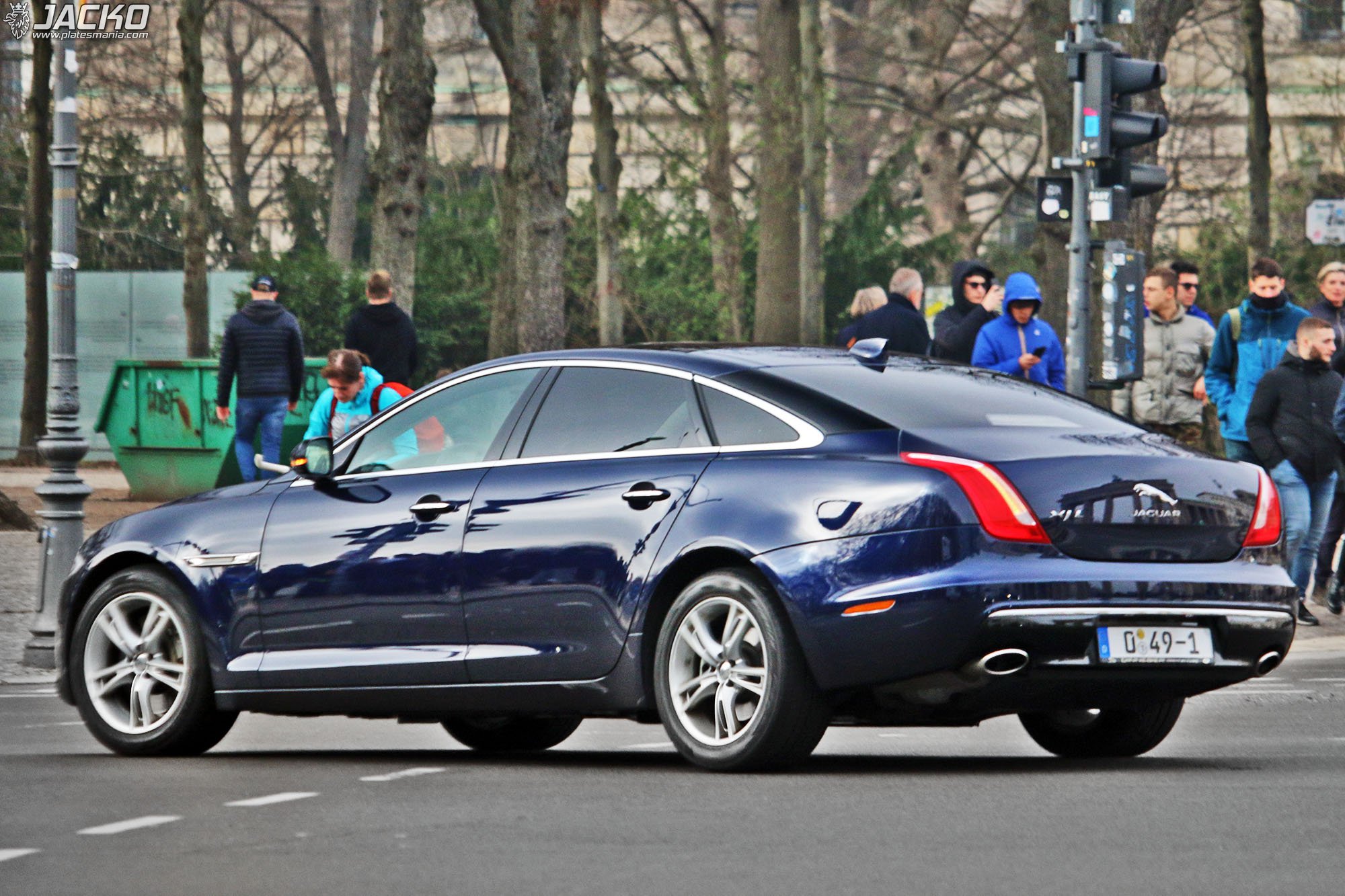 0 49-1, Jaguar XJ 6th gen (X351), 2009–2019