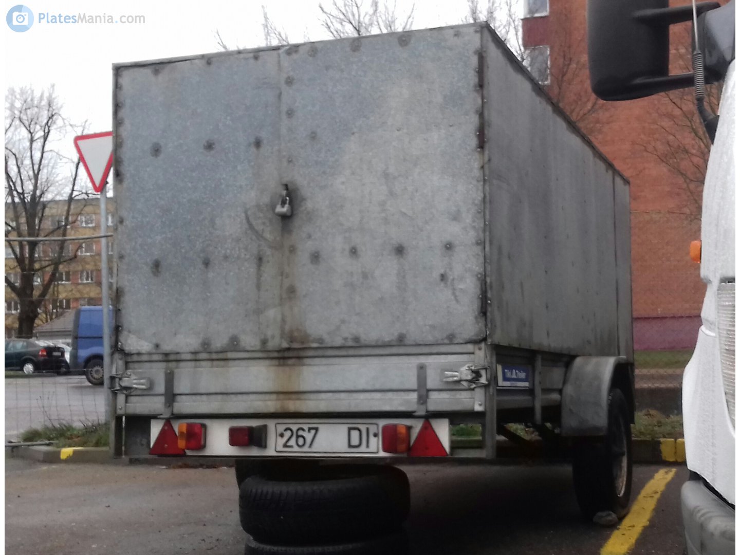 267 DI, Tiki Treiler 