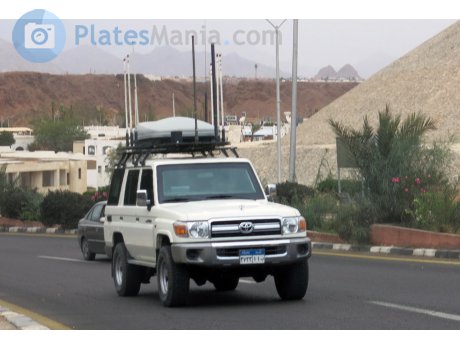 ‎٣٧٣٣‎ ‎ب ١ ١‎, Toyota Land Cruiser