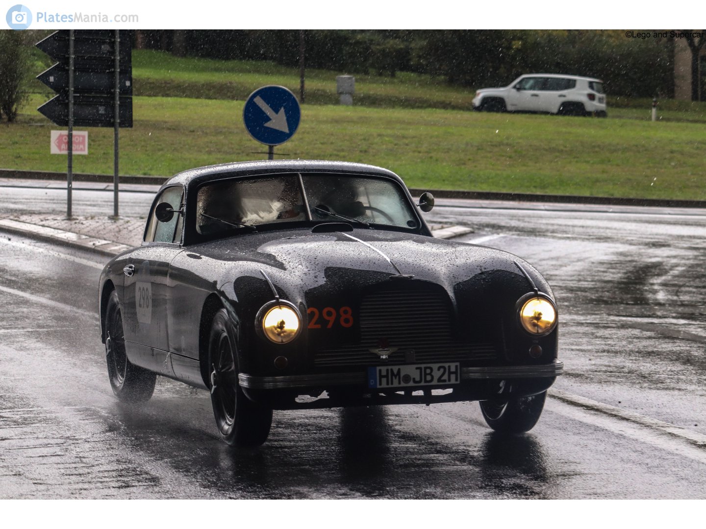 HM JB 2 H, Aston Martin DB2/4 