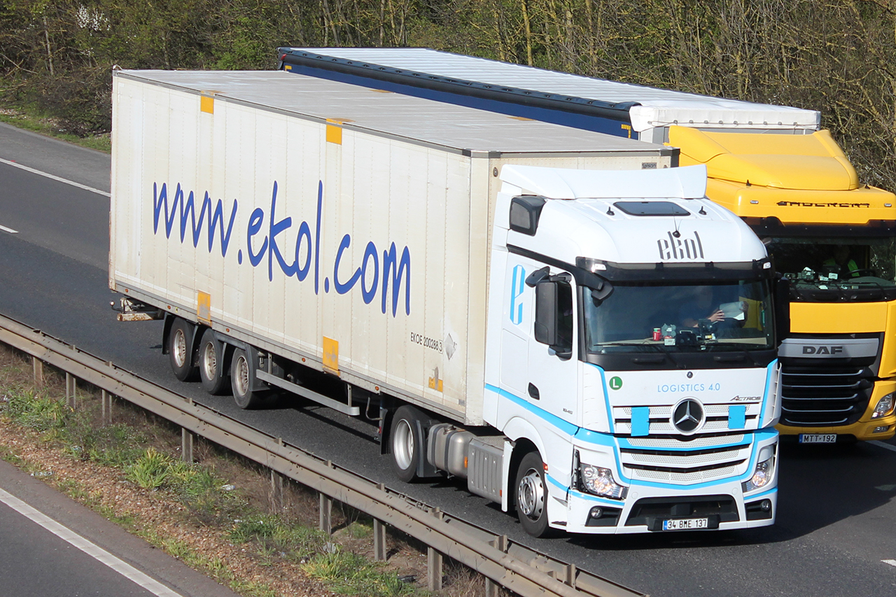 34 BME 137, Mercedes-Benz Actros 3rd gen (MP4/MP5), 2011–