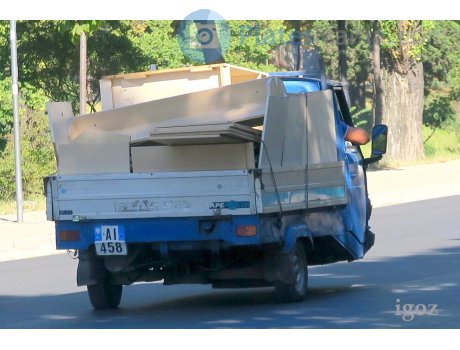 AI 458, Piaggio Ape