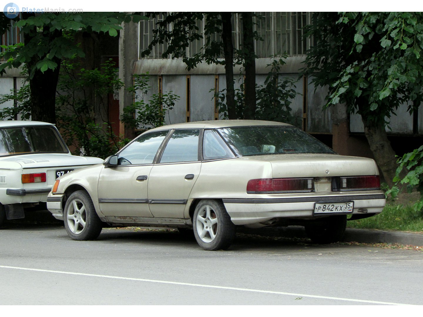 р 842 кх 35, Mercury Sable 1st gen Sedan (54; DN5), 1985–1991