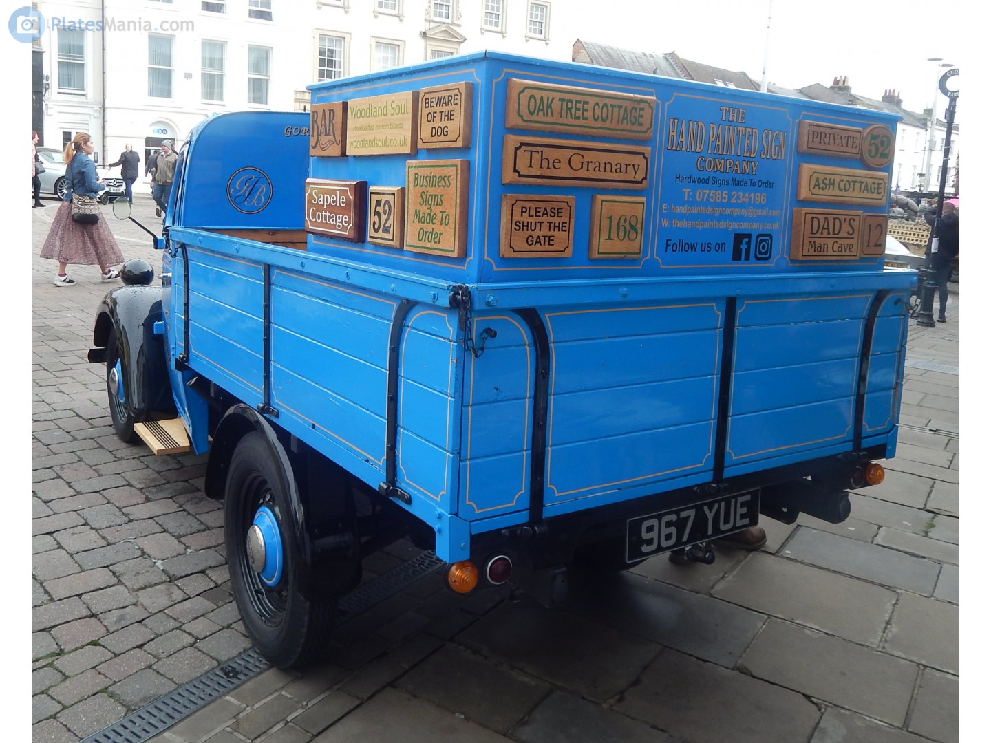 967YUE, Fordson E83W 