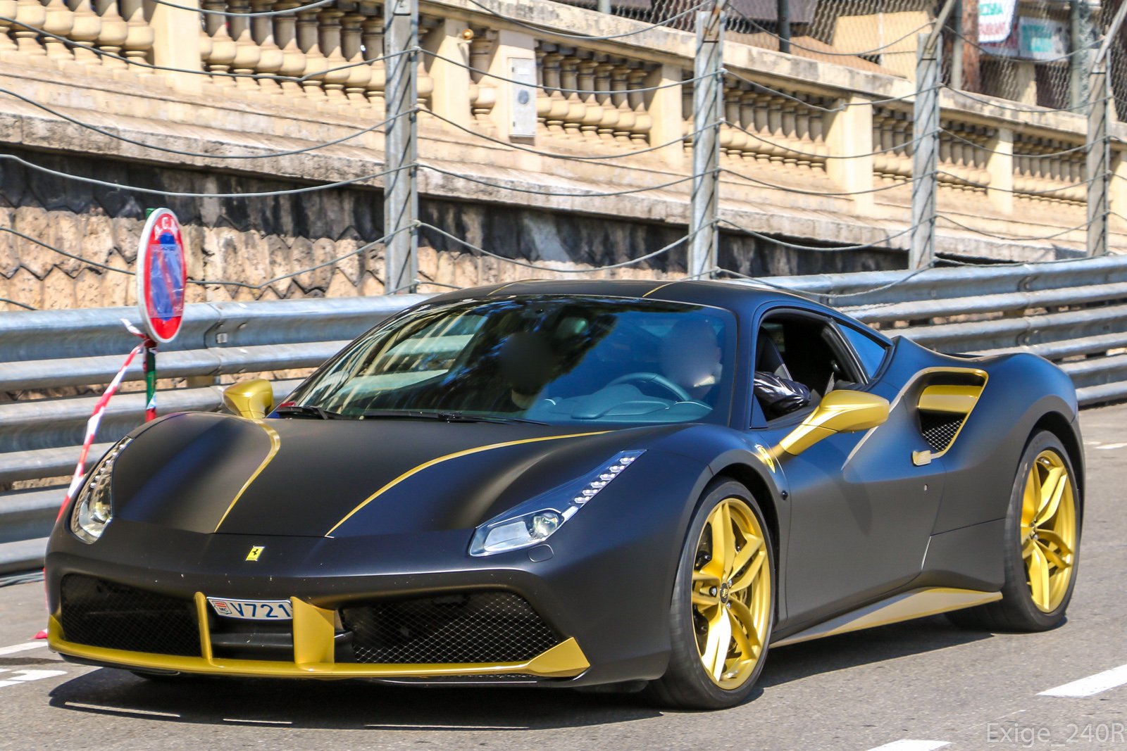 V721, Ferrari 488 1st gen (GTB) Berlinetta (F142M), 2015–2019