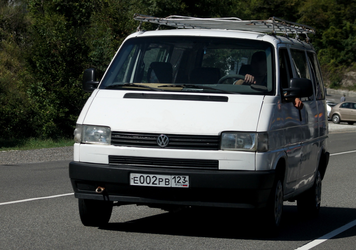 е 002 рв 123, Volkswagen Caravelle 
