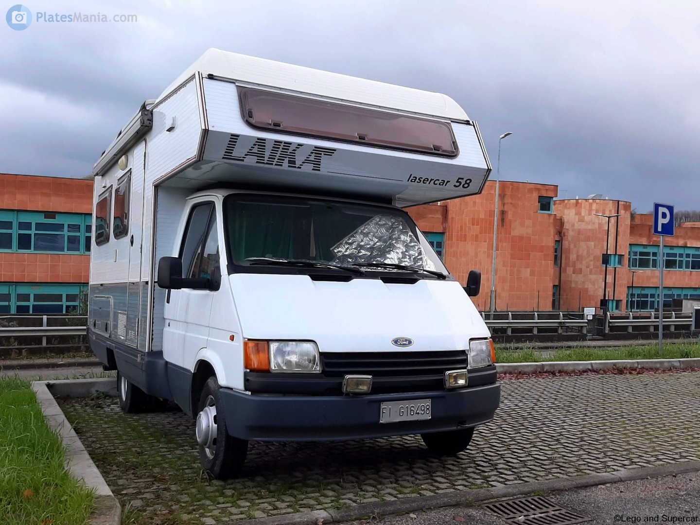 FI G16498, Laika Lasercar 