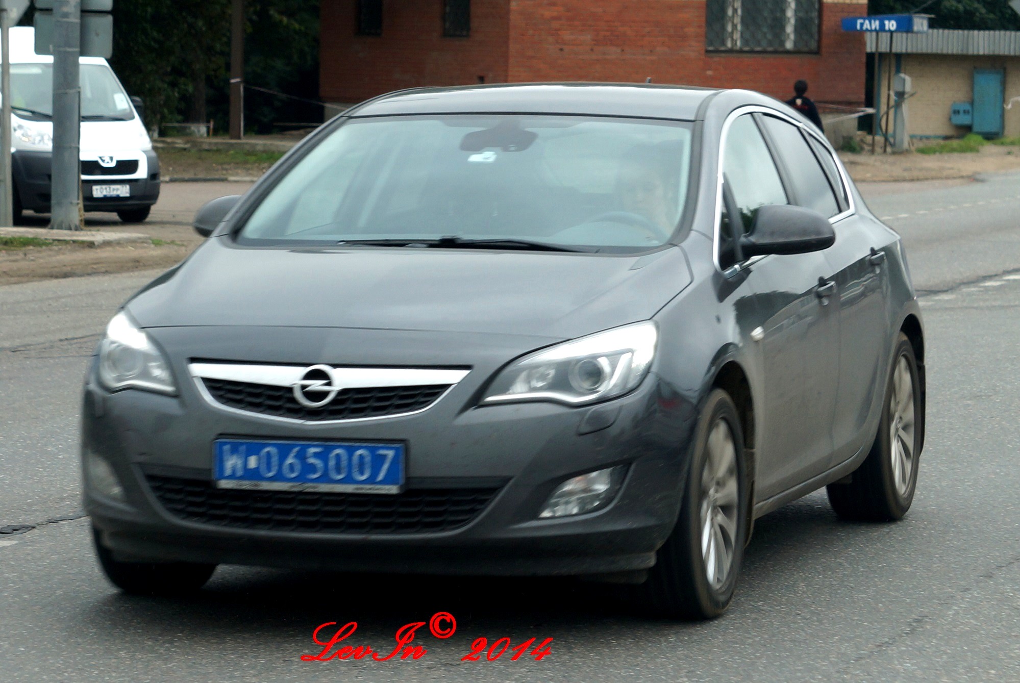 W 065007, Opel Astra 4th gen Hatch (J; P10), 2009–2015