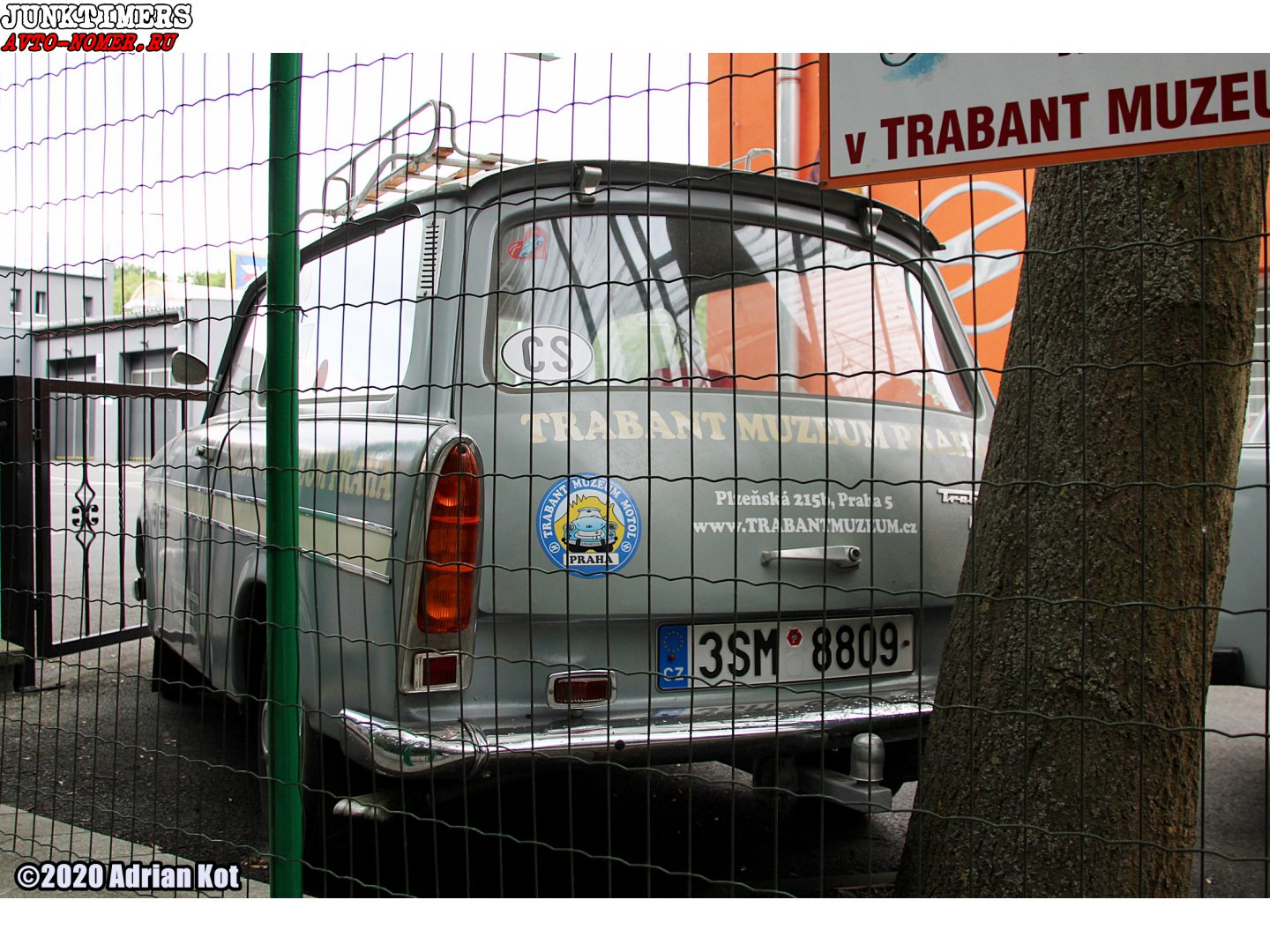 3SM 8809, Trabant 601 Universal, 1964–1990