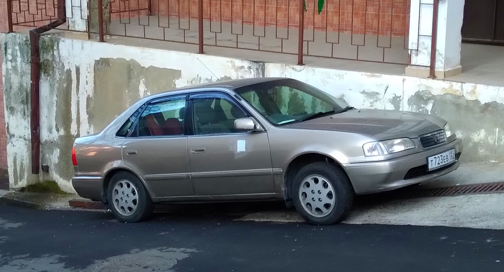 т 723 ев 123, Toyota Sprinter 8th gen (E110), 1995–2000