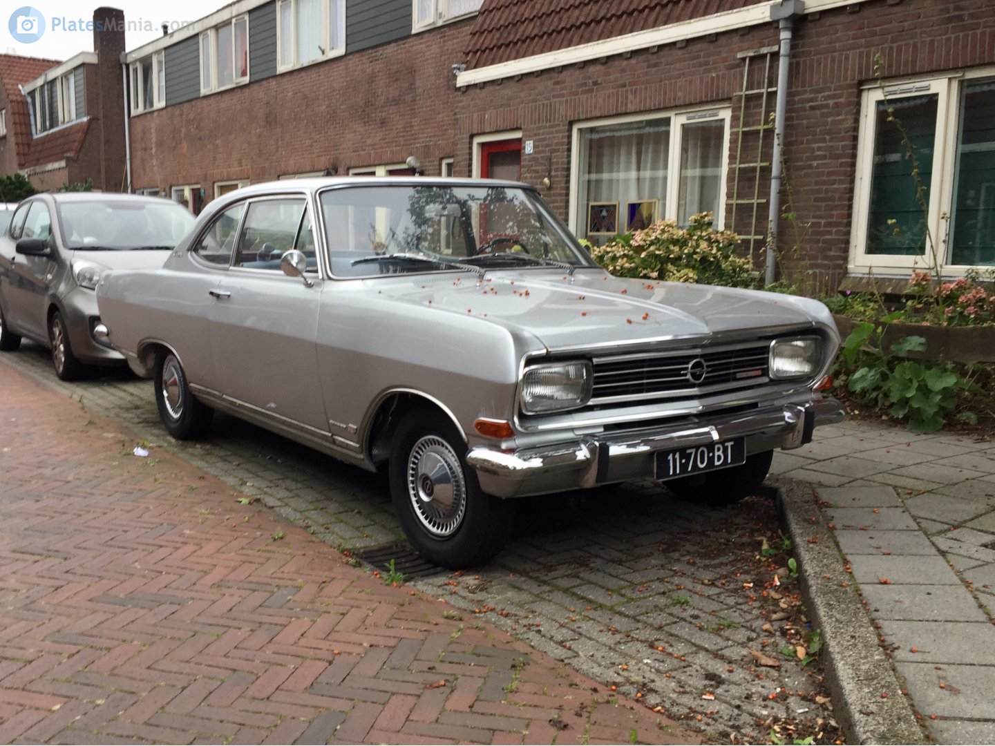 11-70-BT, Opel Rekord 2nd gen Coupé (B), 1965–1966