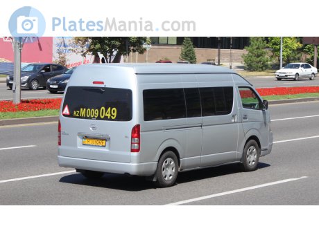 M 009049, Toyota HiAce