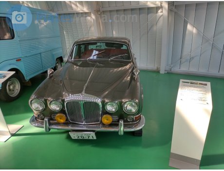 つくば 300 す 2071, Daimler Sovereign