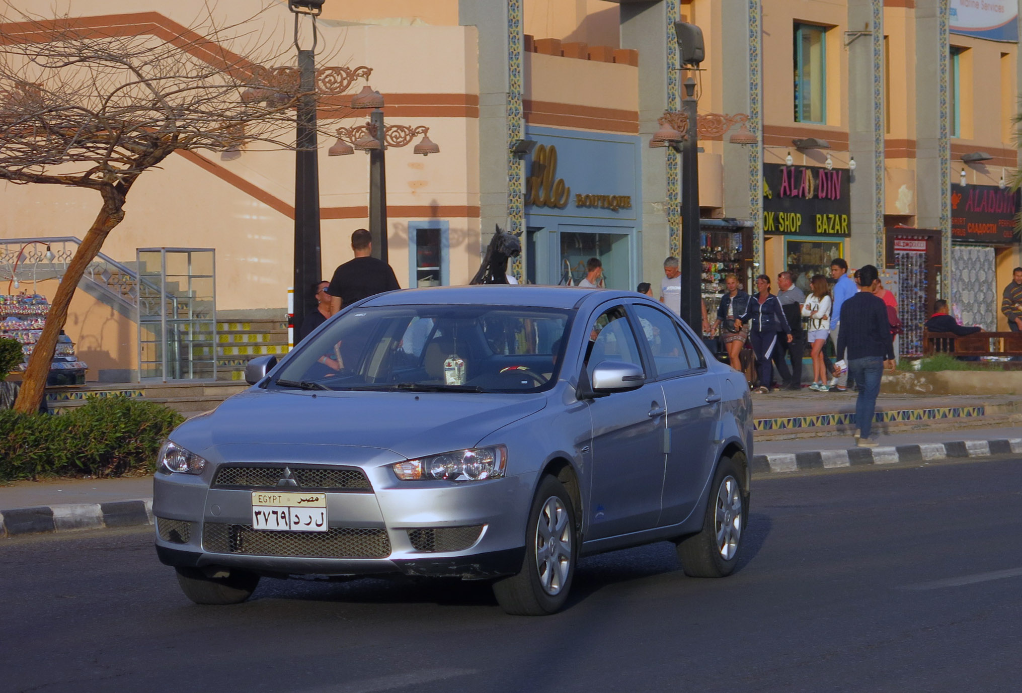 ٣٧٦٩ درل, Mitsubishi Lancer 