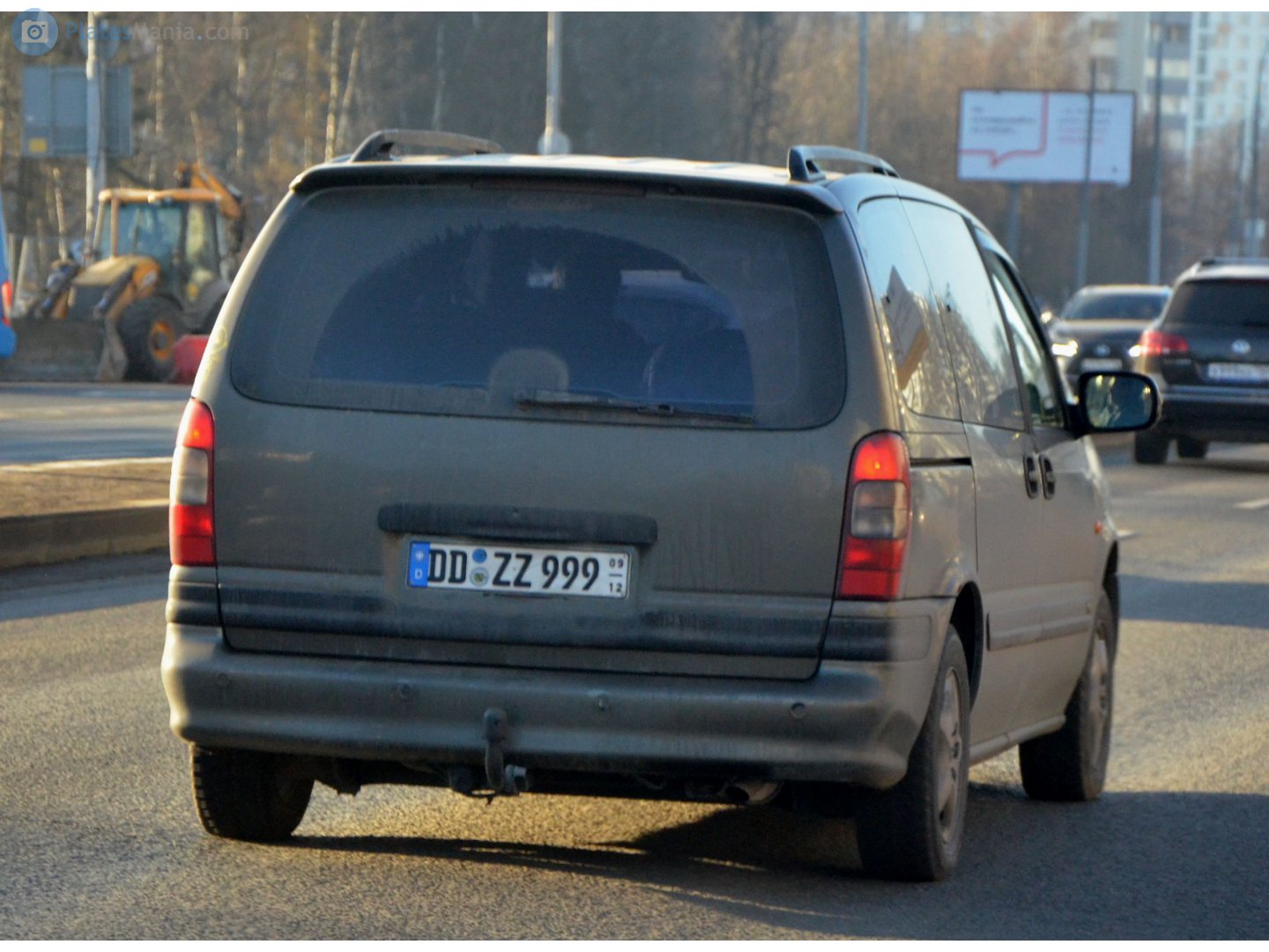 DD ZZ 999 (09/12), Opel Sintra 1st gen (APV), 1996–1999
