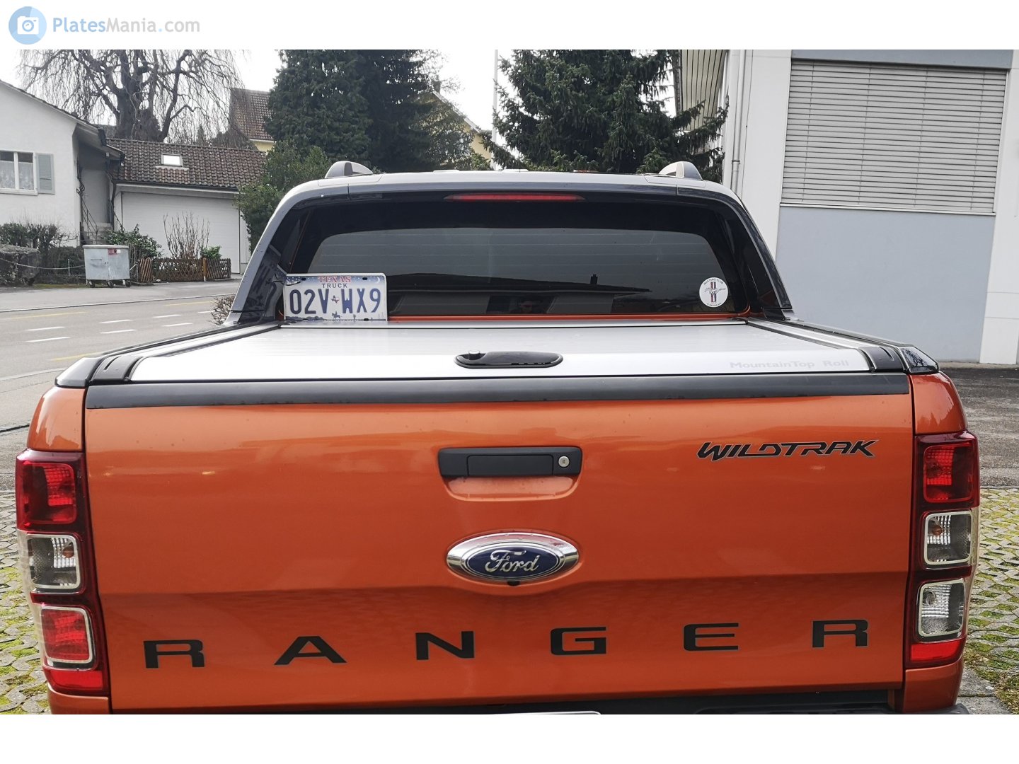 02V-WX9, License plate without vehicle 