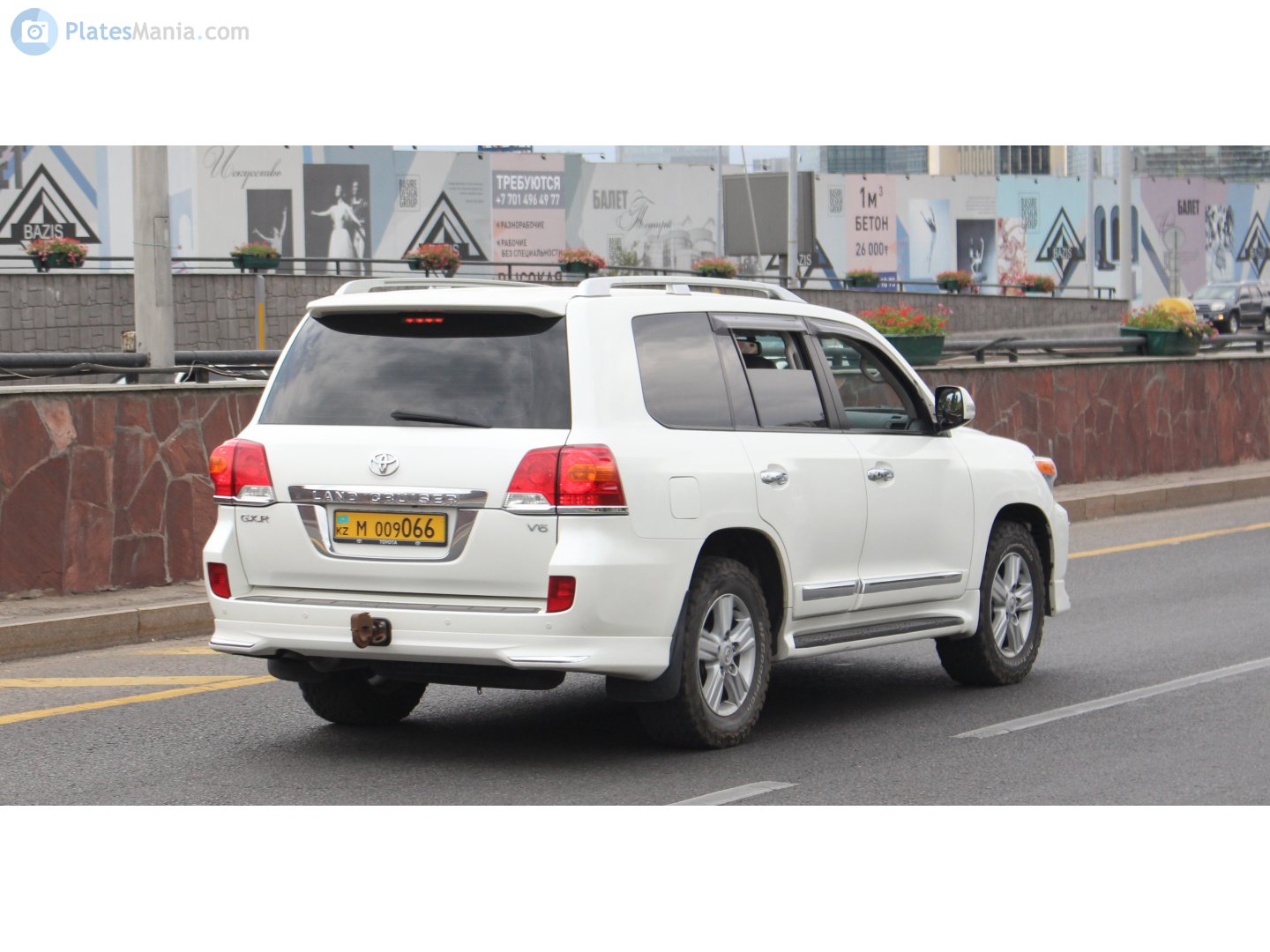 M 009066, Toyota Land Cruiser 200 (J200), 1st facelift, 2011–2015
