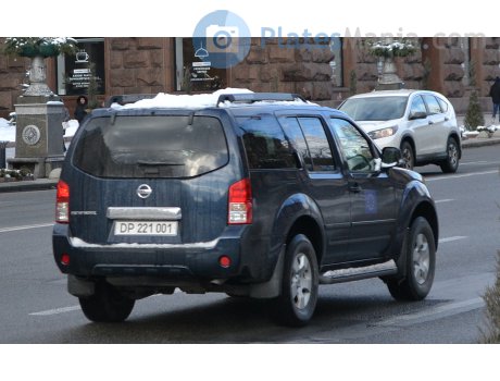 DP 221 001, Nissan Pathfinder