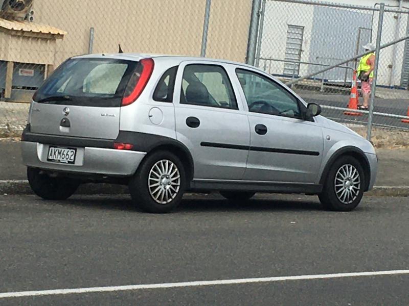 AKM662, Holden Barina 4th gen 5-door Hatch (XC), 2001–2005
