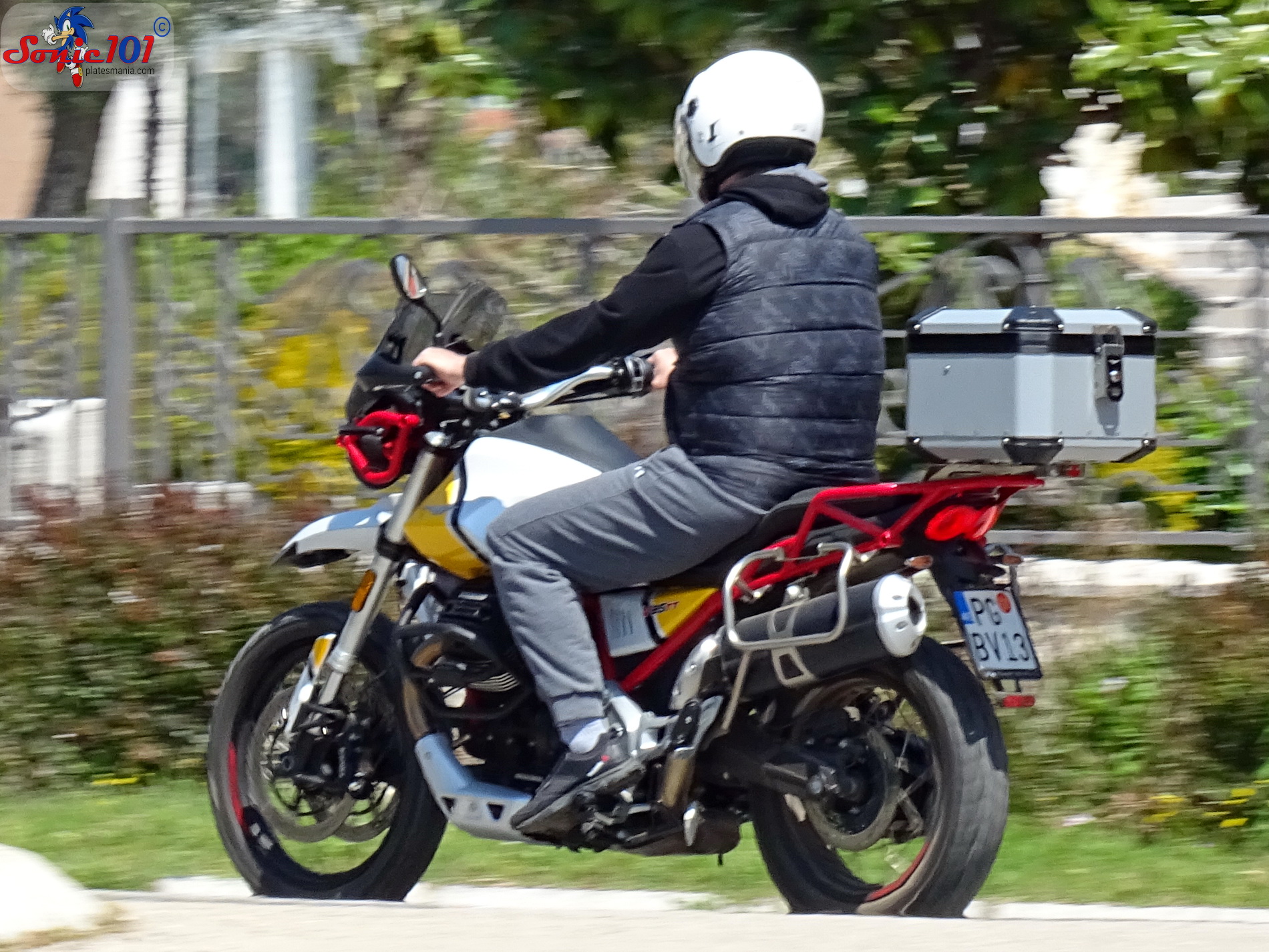 PG BV13, Moto Guzzi V85 TT 